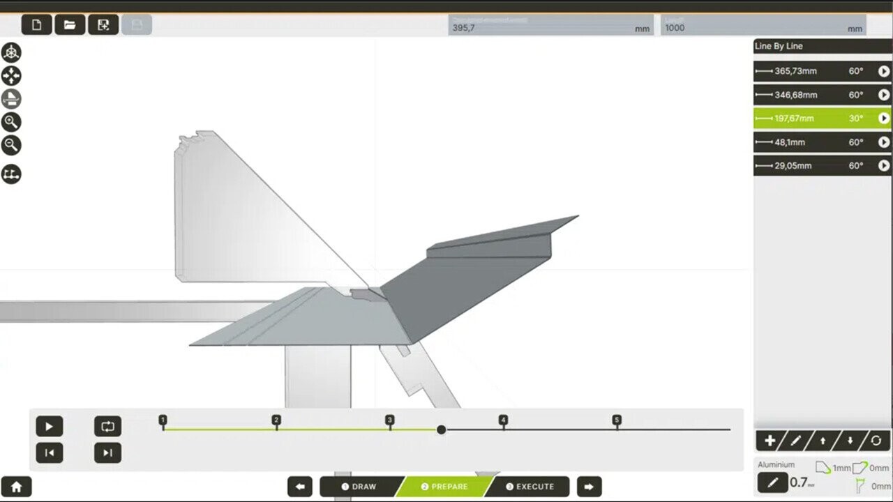 Guided simulation enables 3D visualisation and verification of the machine workspace and prevents errors through collision detection.