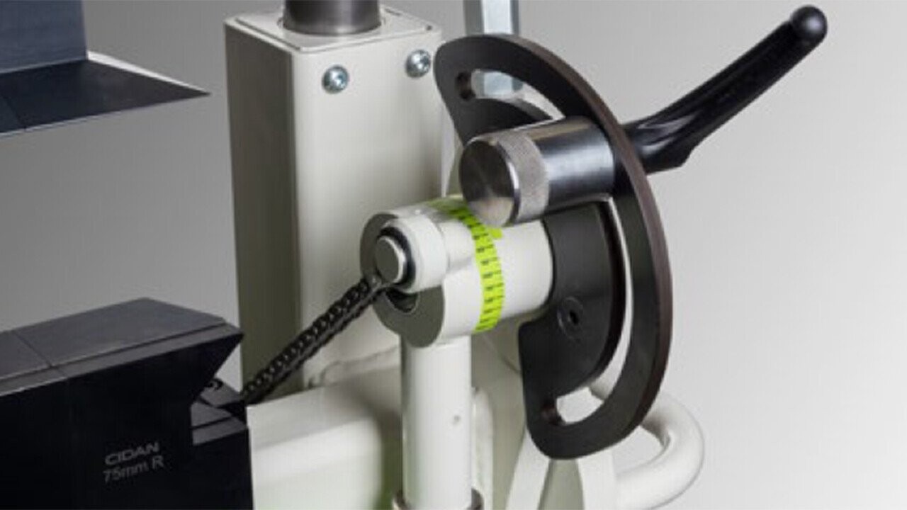 Simple adjustment of the bending angle with the bending angle stop.