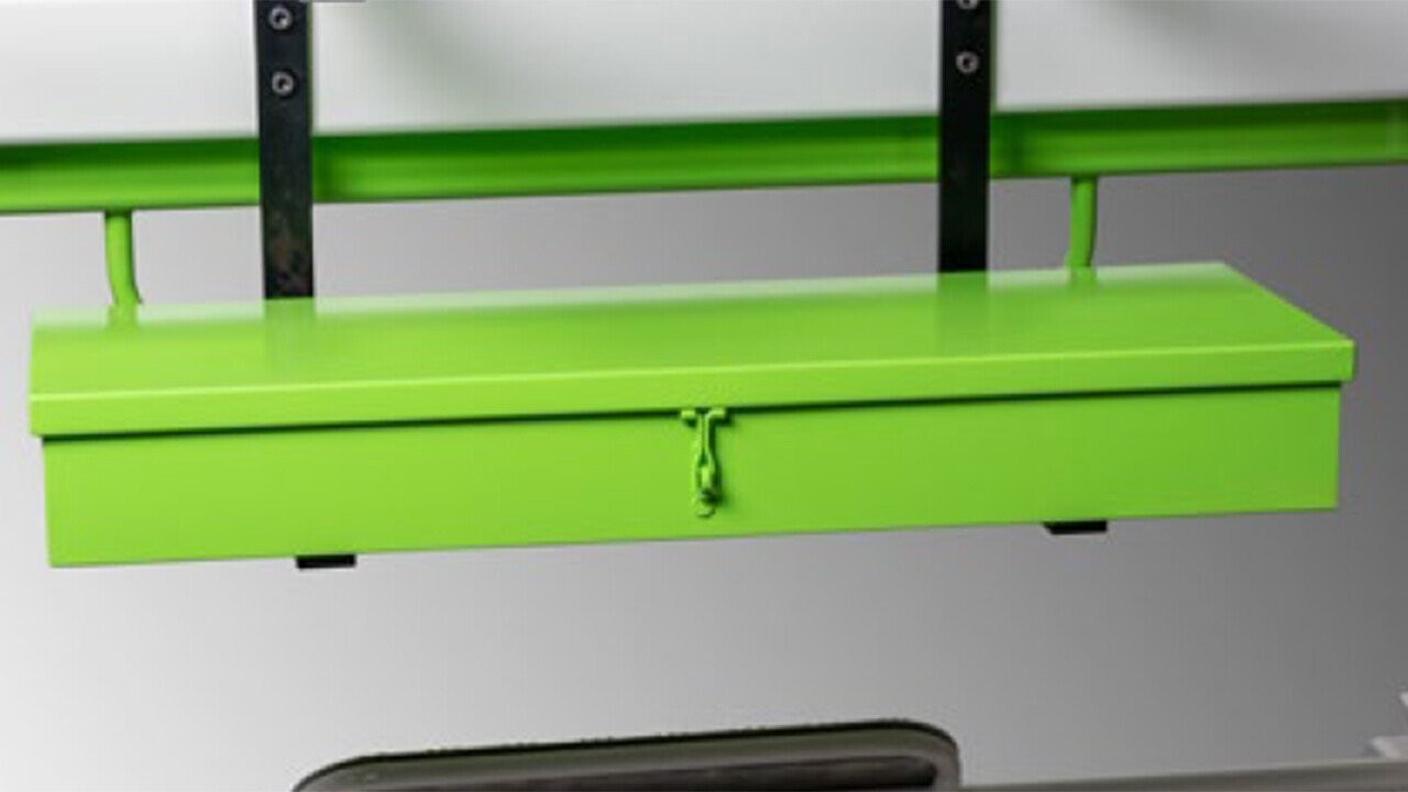 The practical storage box for tools and accessories is part of the standard equipment.