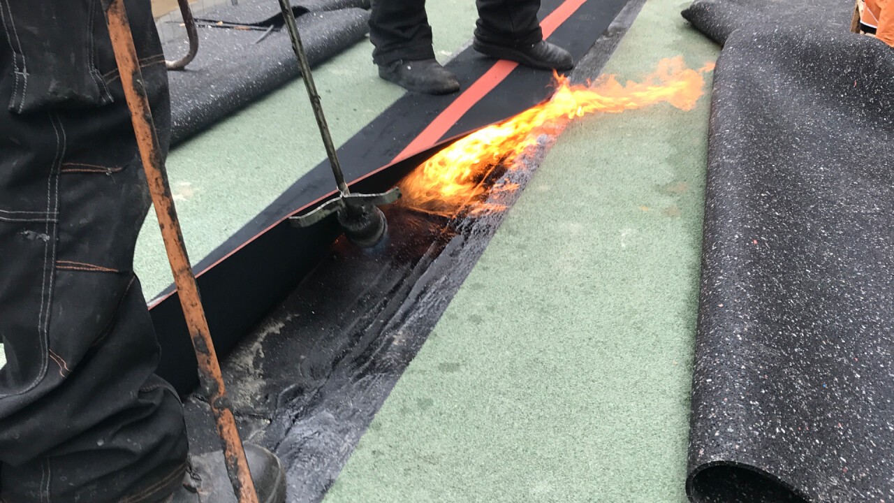 Fugenbandeindichtung mit offener Flamme