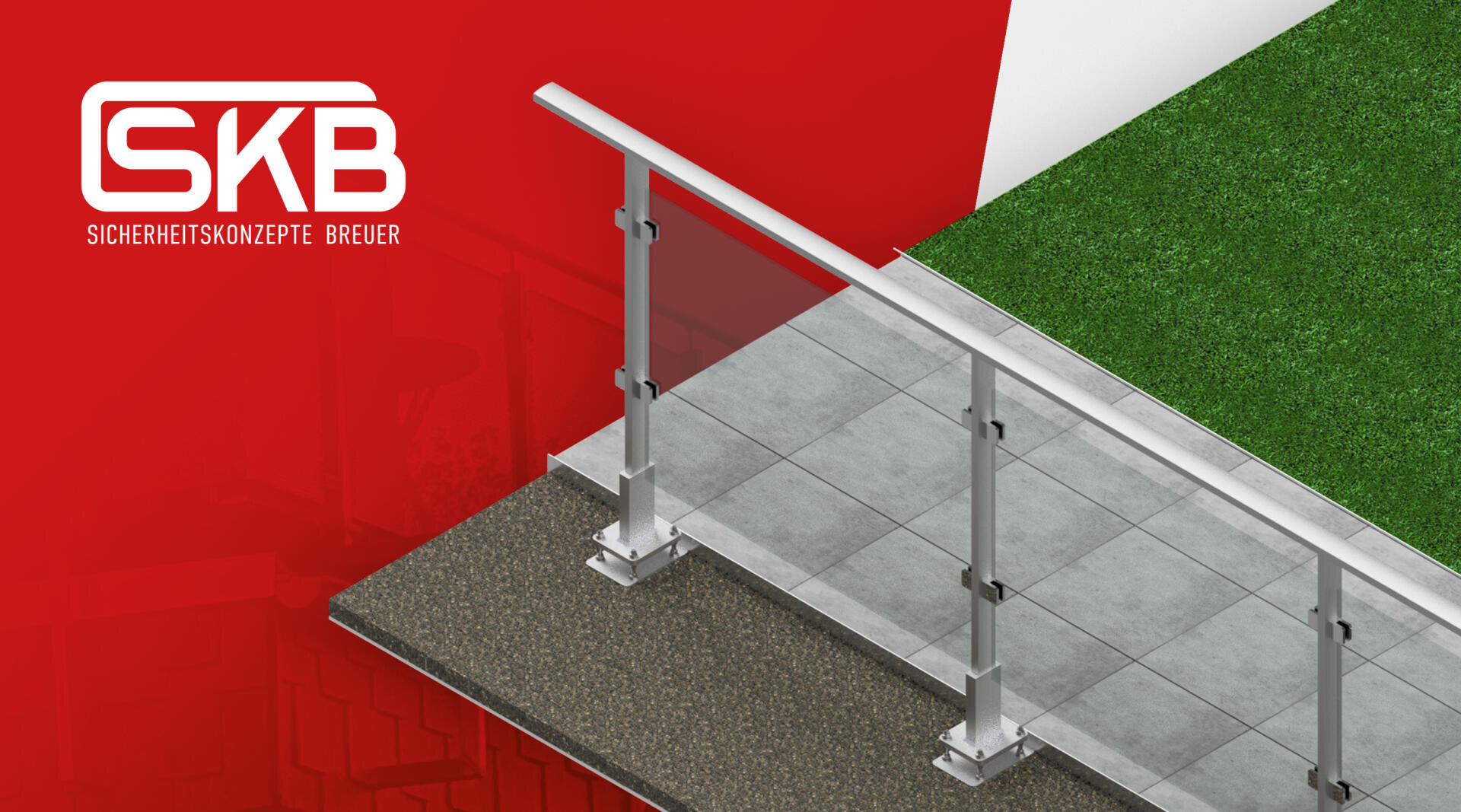 Ein moderner Balkon mit einem Geländer aus Metall und Glas, einem gefliesten Boden und Kunstrasen. Das SKB-Logo und Sicherheitskonzepte Breuer sind links auf rotem Hintergrund zu sehen.
