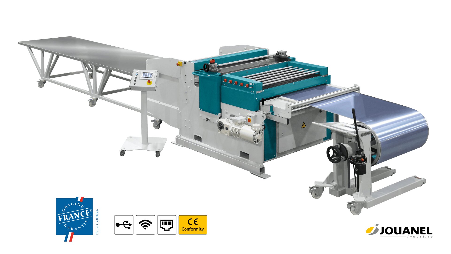 Industrielle Blechbearbeitungsmaschine mit großem Tisch, Bedienfeld und Blechrolle. Die Logos am unteren Rand weisen auf die französische Fertigung, Sicherheitszertifizierungen und die Marke Jouanel hin.