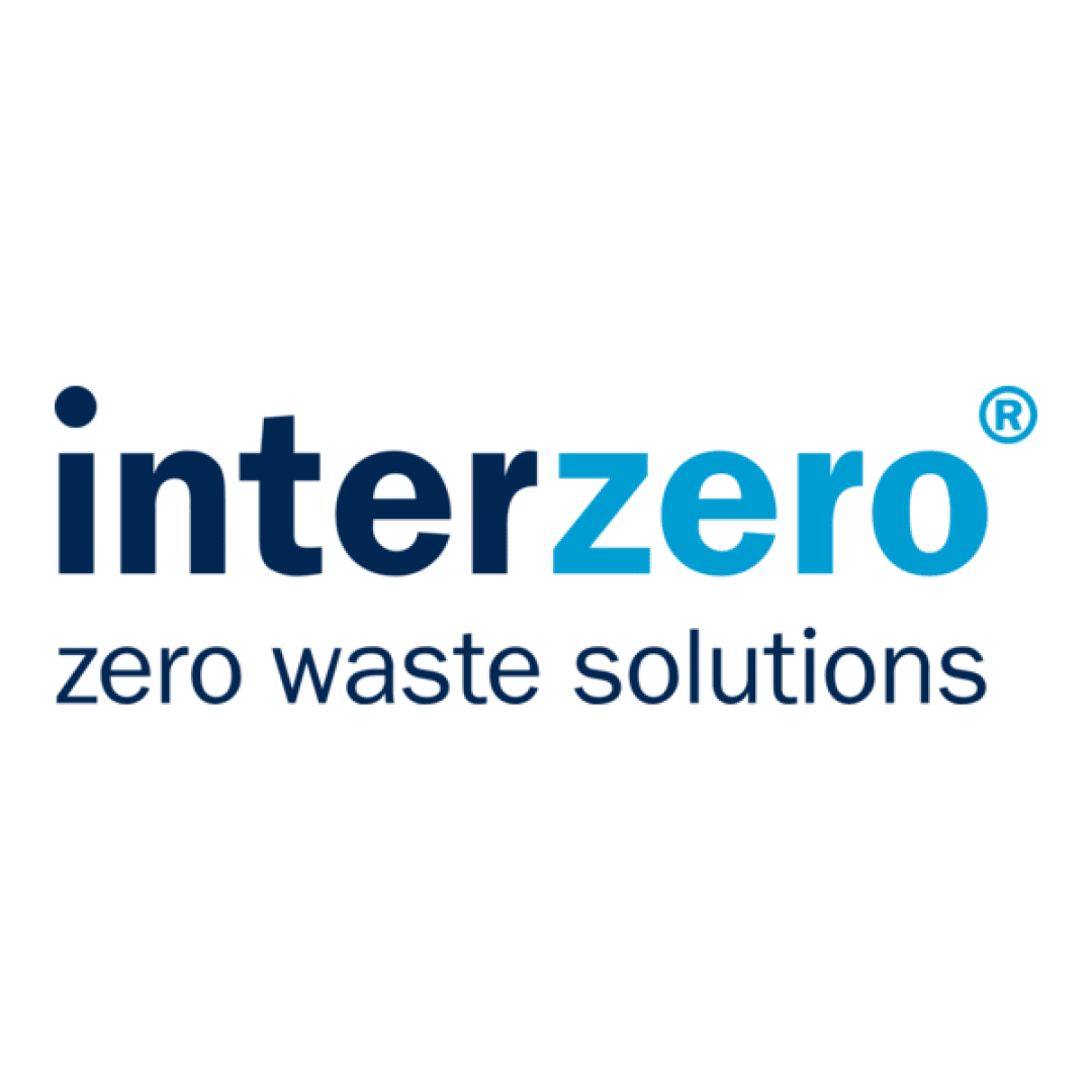 Das Bild zeigt das Logo von interzero mit dem Schriftzug zero waste solutions darunter. Inter ist dunkelblau, Null ist hellblau, und der Text steht auf weißem Hintergrund.